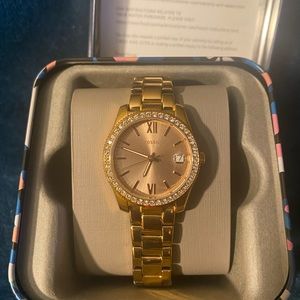 Woman’s Fossil watch (needs battery)